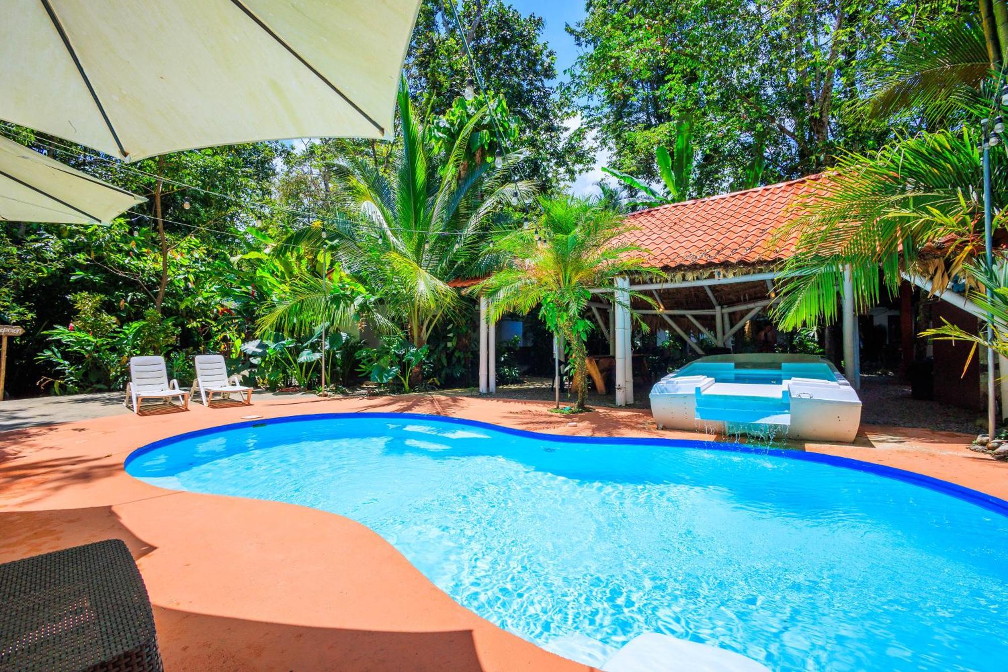 Hotel Bambutel Cocles Puerto Viejo de Talamanca Zewnętrze zdjęcie