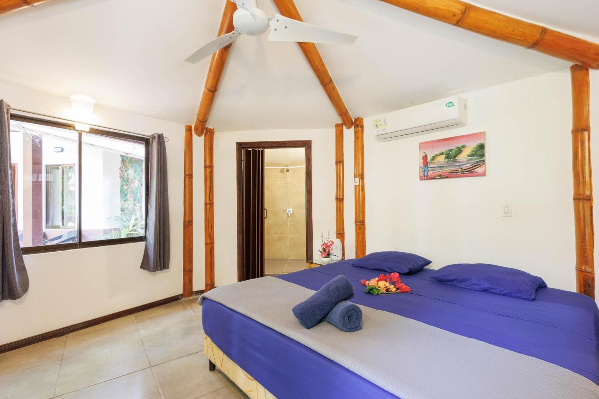 Hotel Bambutel Cocles Puerto Viejo de Talamanca Zewnętrze zdjęcie