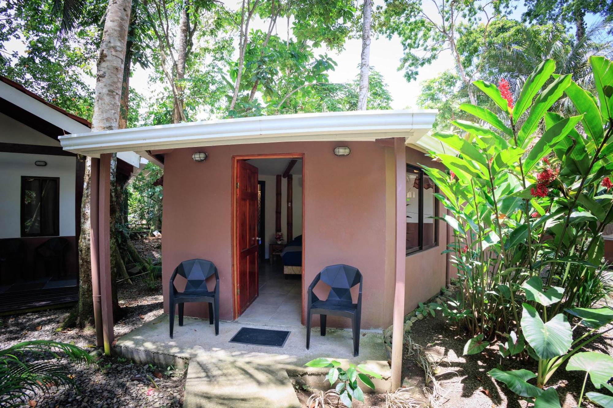 Hotel Bambutel Cocles Puerto Viejo de Talamanca Zewnętrze zdjęcie