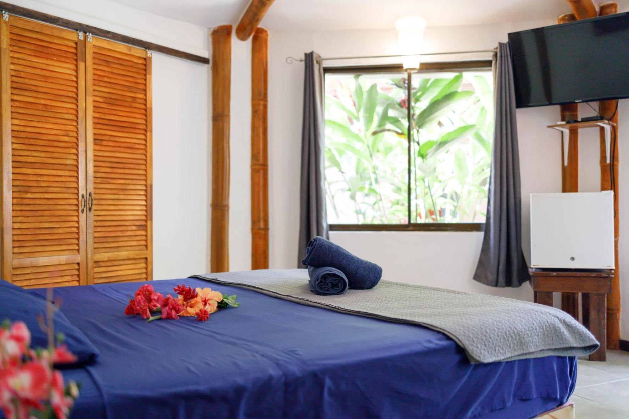 Hotel Bambutel Cocles Puerto Viejo de Talamanca Zewnętrze zdjęcie